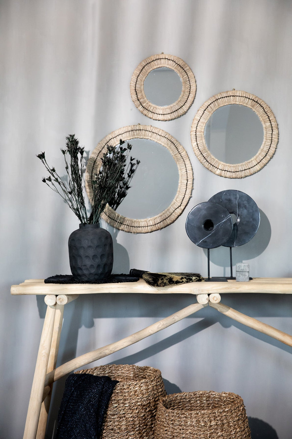 Bazar Bizar Marmeren Sculptuur Disc On Stand Zwart 25 x 9 x 40 cm