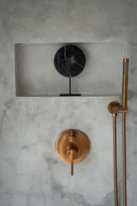Bazar Bizar Marmeren Sculptuur Disc On Stand Zwart 20 x 9 x 35 cm