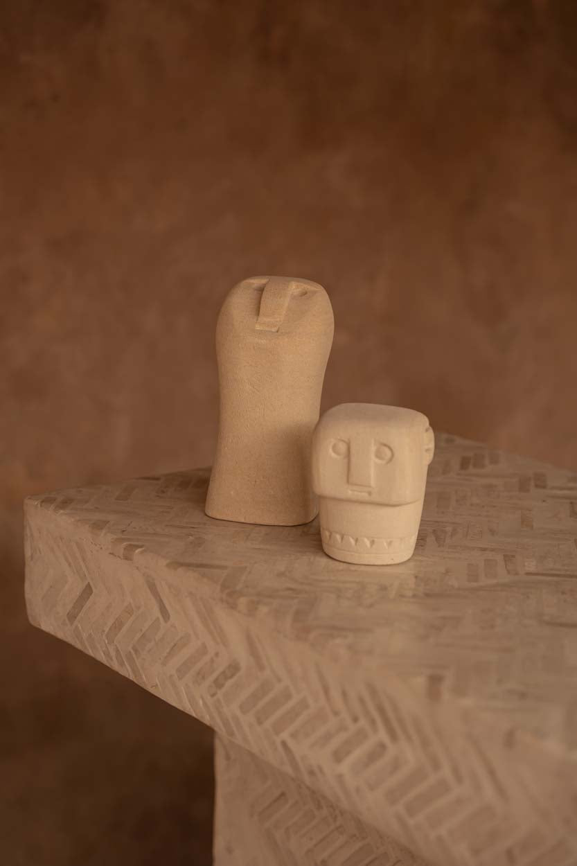 Bazar Bizar Zandstenen Sculptuur Sumba Naturel 8 x 8 x 17 cm