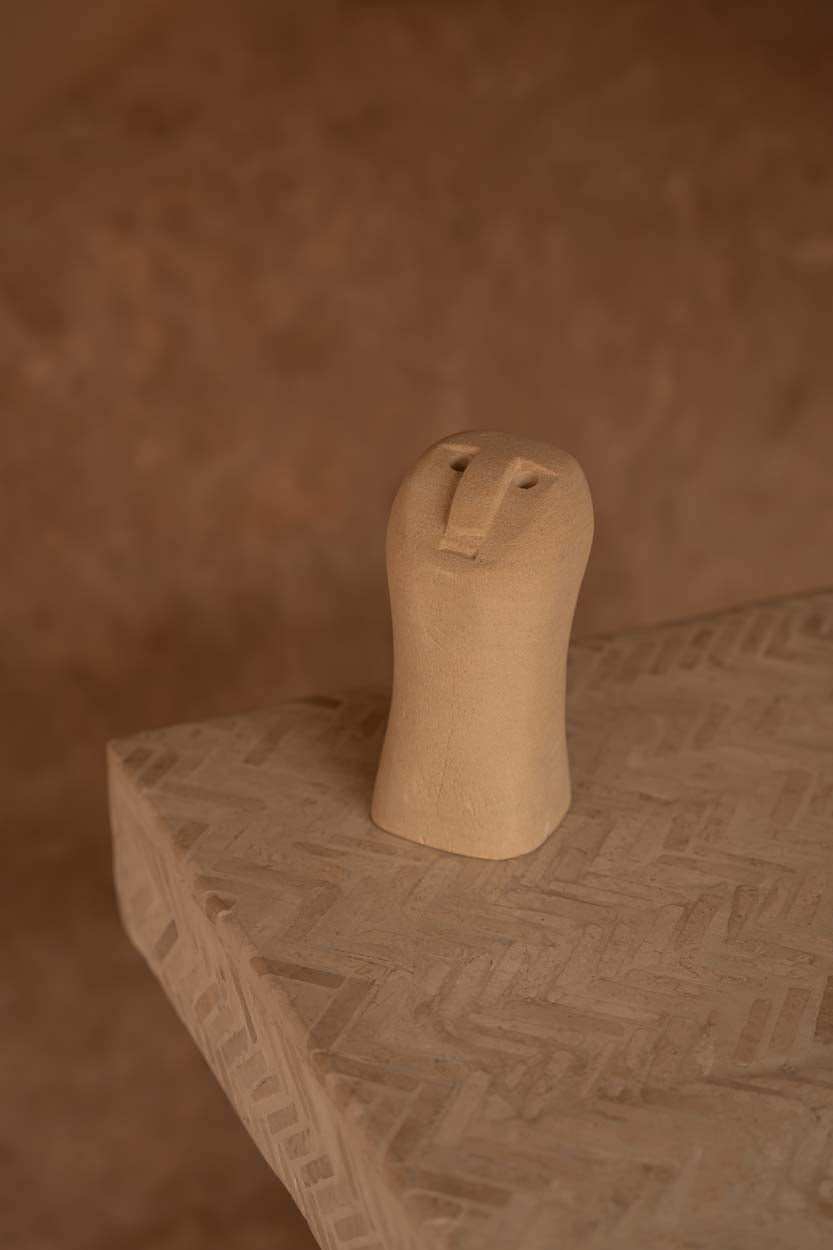 Bazar Bizar Zandstenen Sculptuur Sumba Naturel 8 x 8 x 17 cm