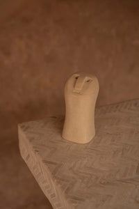 Bazar Bizar Zandstenen Sculptuur Sumba Naturel 8 x 8 x 17 cm