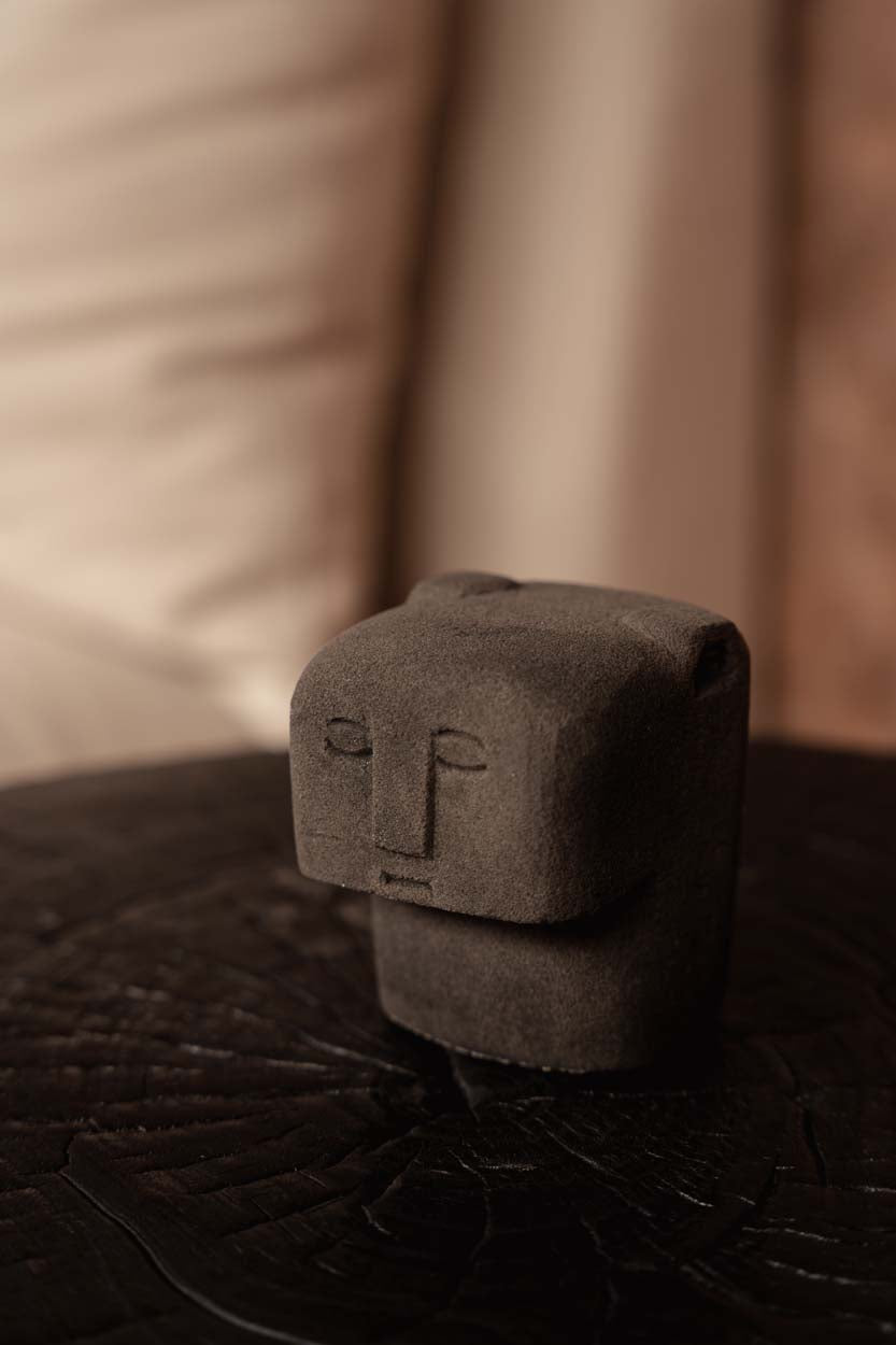 Bazar Bizar Zandstenen Sculptuur Sumba Grijs 6 x 7 x 9 cm