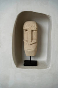 Bazar Bizar Zandstenen Sculptuur Sumba #21 On Stand Naturel 5 x 6 x 19 cm