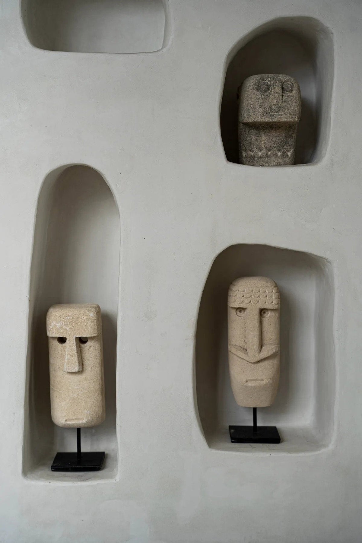 Bazar Bizar Zandstenen Sculptuur Sumba #21 On Stand Naturel 5 x 6 x 19 cm
