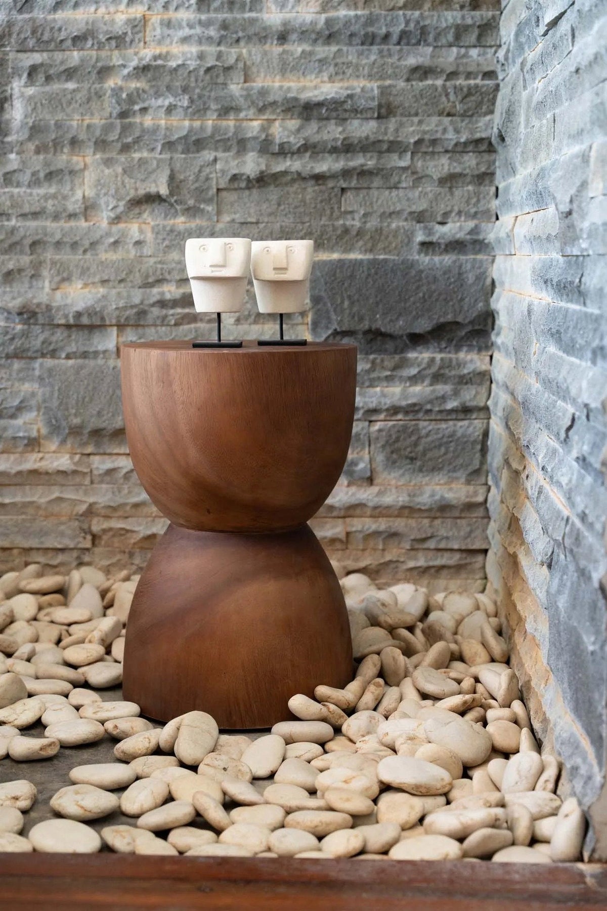 Bazar Bizar Zandstenen Sculptuur Sumba On Stand Naturel 8 x 8 x 13 cm