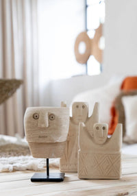 Bazar Bizar Zandstenen Sculptuur Sumba On Stand Naturel 8 x 8 x 13 cm