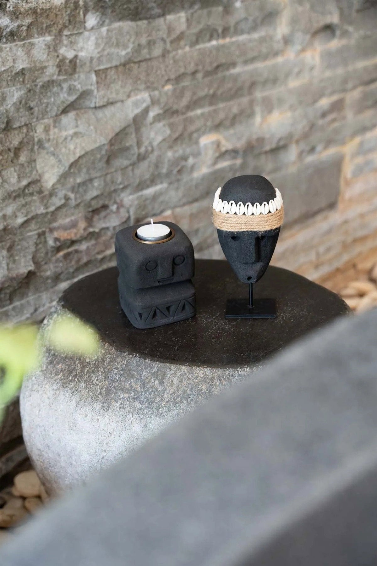 Bazar Bizar Zandstenen Sculptuur Sumba Zwart 7 x 5 x 16 cm