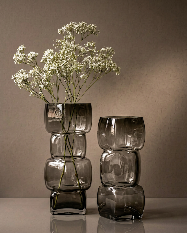 Bazar Bizar Gerecycleerde Glazen Vaas Cubes Donkergrijs 13 x 13 x 30 cm