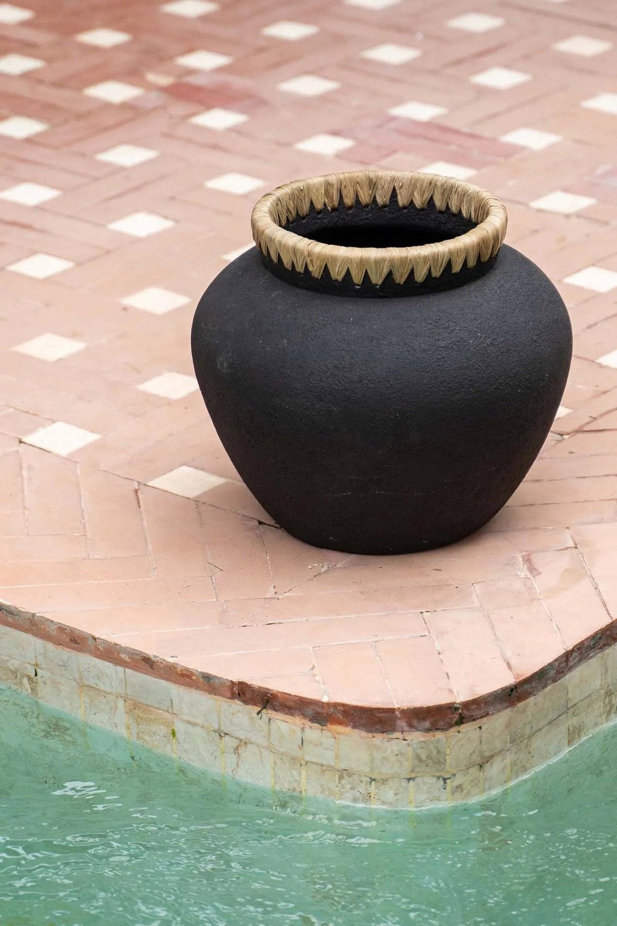 Bazar Bizar Terracotta Vaas Styly Zwart/Naturel Ø33 x H27 cm