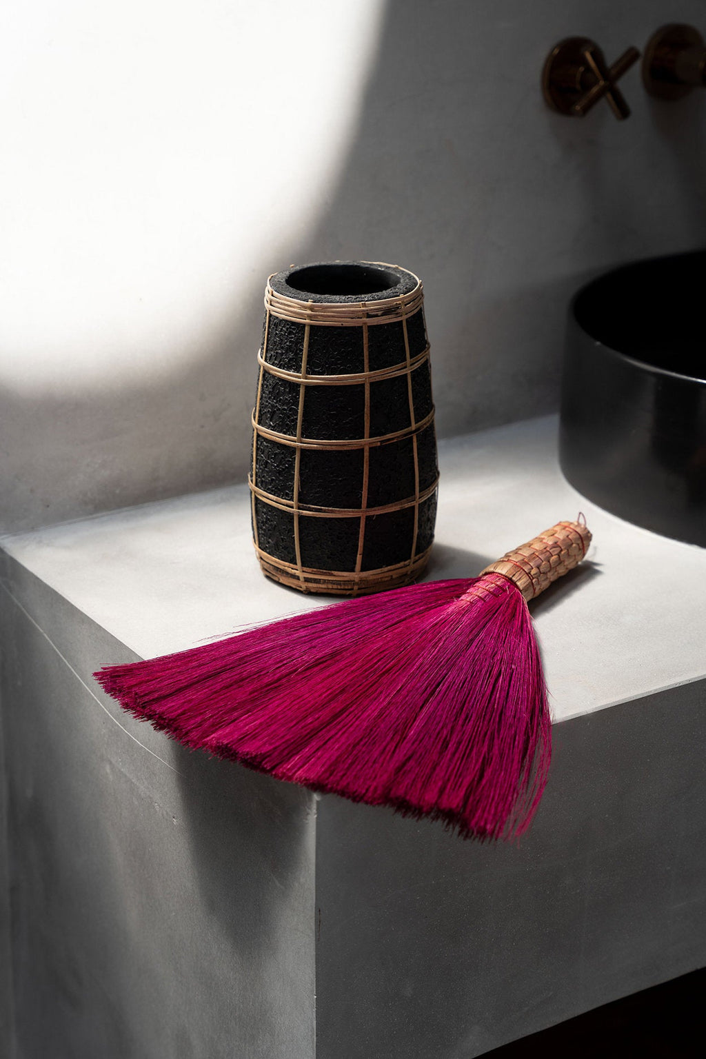 Bazar Bizar Vase En Terre Cuite Cutie Noir/Naturel Ø14 x H22 cm