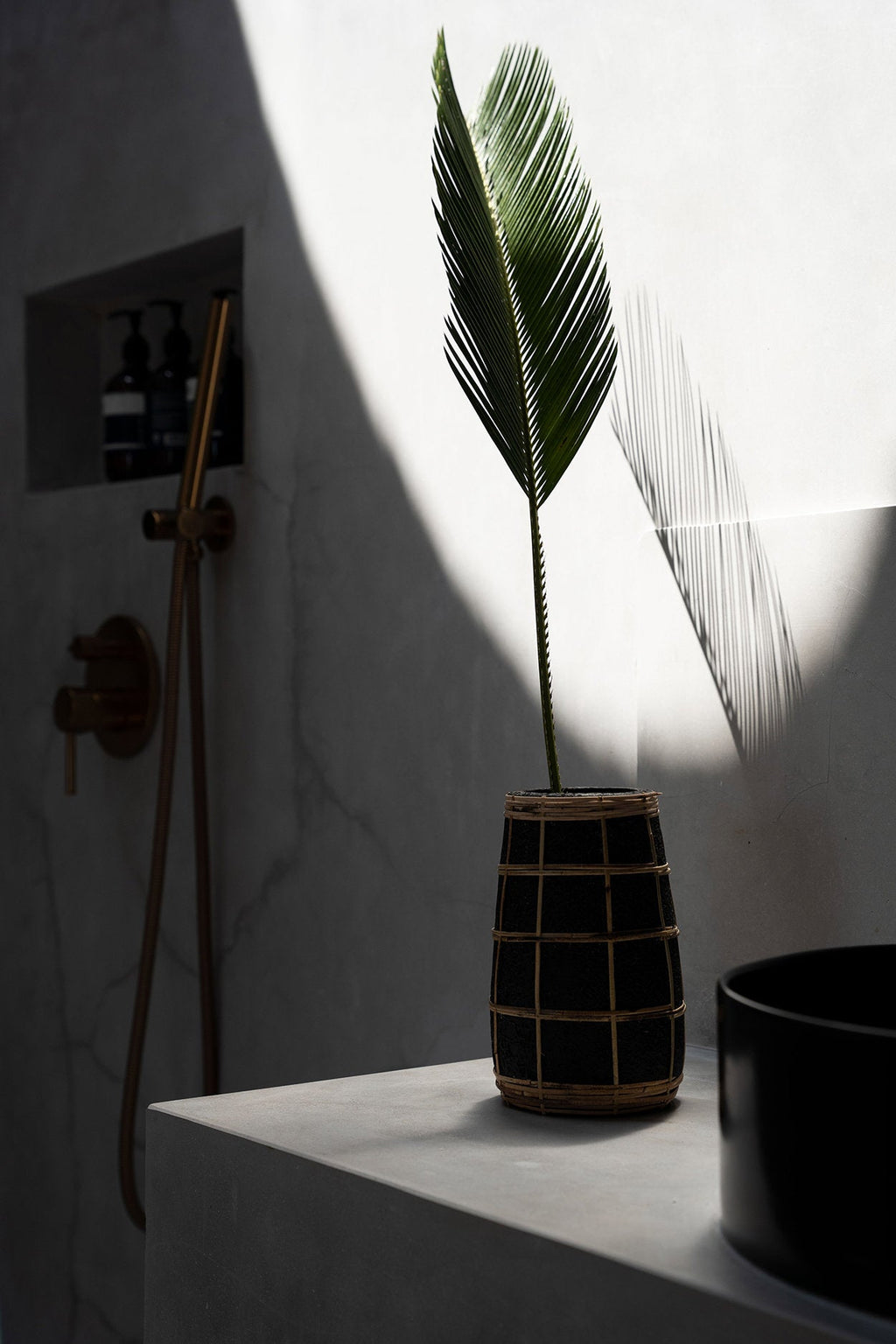 Bazar Bizar Vase En Terre Cuite Cutie Noir/Naturel Ø14 x H22 cm