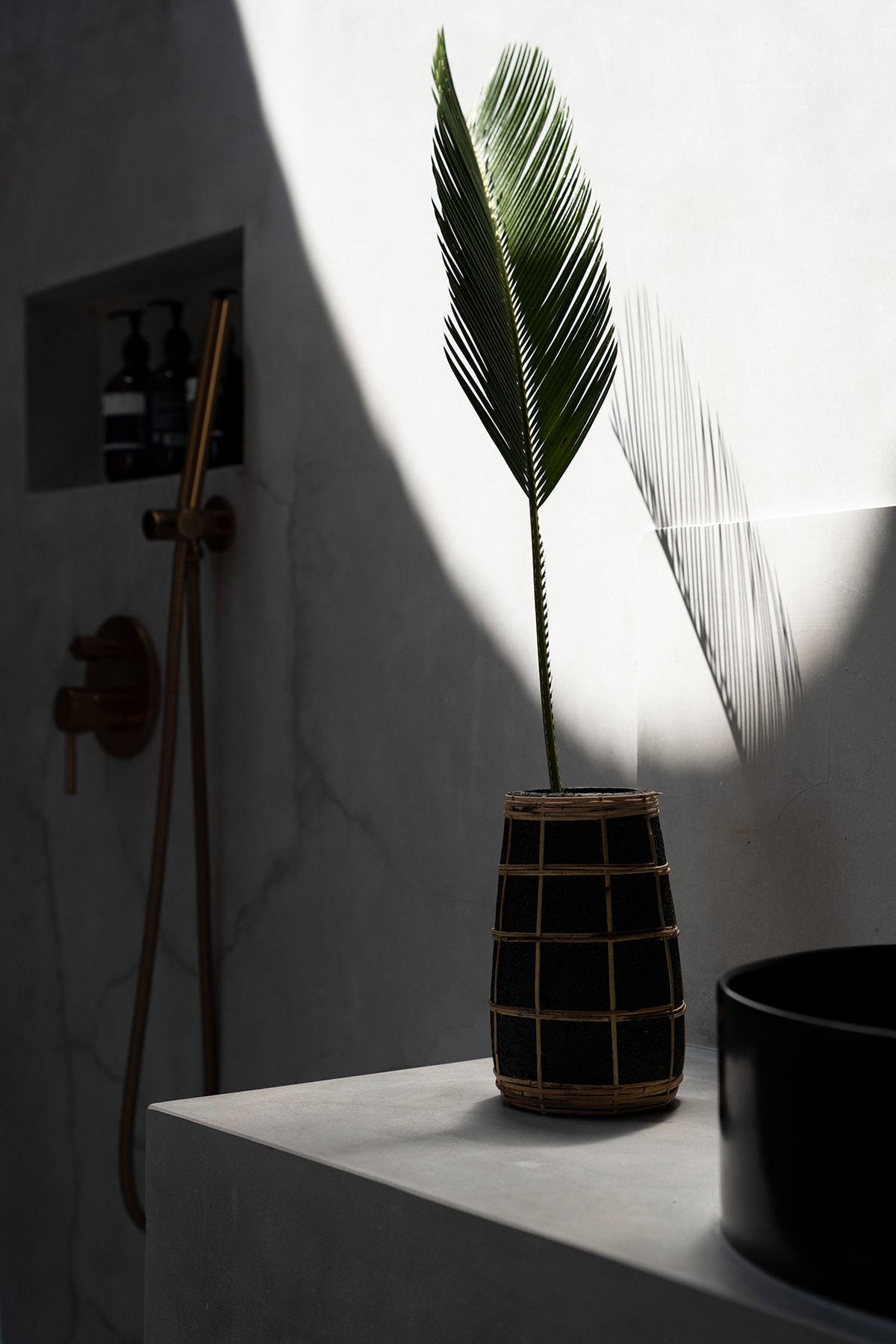 Bazar Bizar Vase En Terre Cuite Cutie Noir/Naturel Ø14 x H22 cm